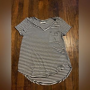 Abercrombie & Fitch S black and white stripped tee